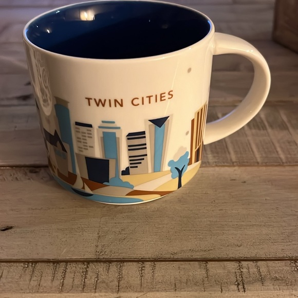 Starbucks Minnesota “Been there series” coffee cup & Starbucks Twin Cities cup - Picture 3 of 3